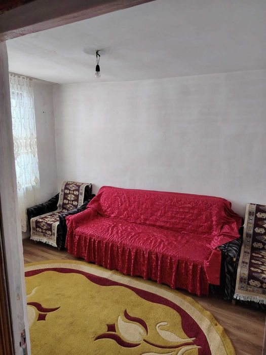 Inchiriez apartament cu 2 camere