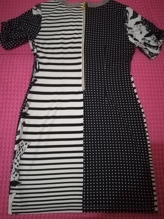 Rochie mărimea 42 cm, purtata de doua ori, impecabila