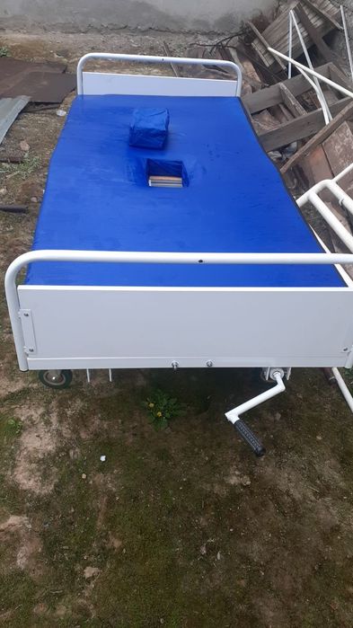 Bemorlar yotoq krovati