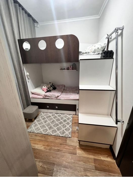 Двухъярусная кровать