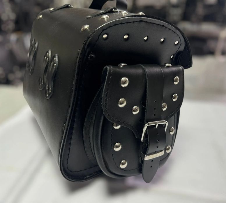 НОВИ допълнителни чанти от естествена кожа за куфар за мотор / чопър