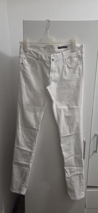 Blugi Tommy Hilfiger,marimea 30 albi,stare foarte buna