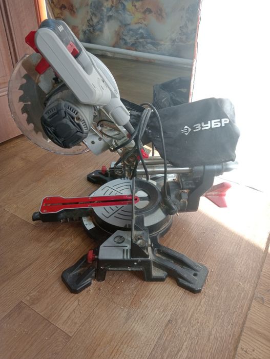 Продам  торцовачную пилу