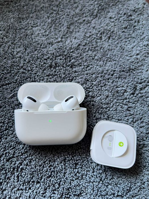 Vând căști Apple AirPods Pro 1