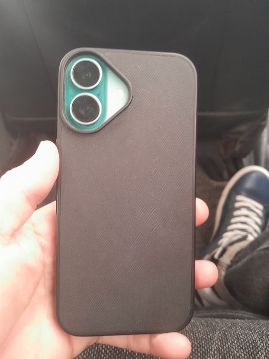 Iphone 16 prodam emkost 100