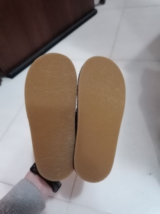 Vând ghetuțe Happy kids