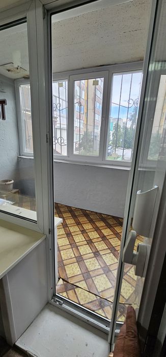 Продам помещение 96кв.м. с крыльцо на улицу Ленина.