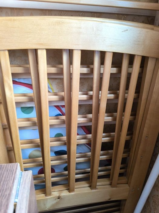 Детская кроватка из березы