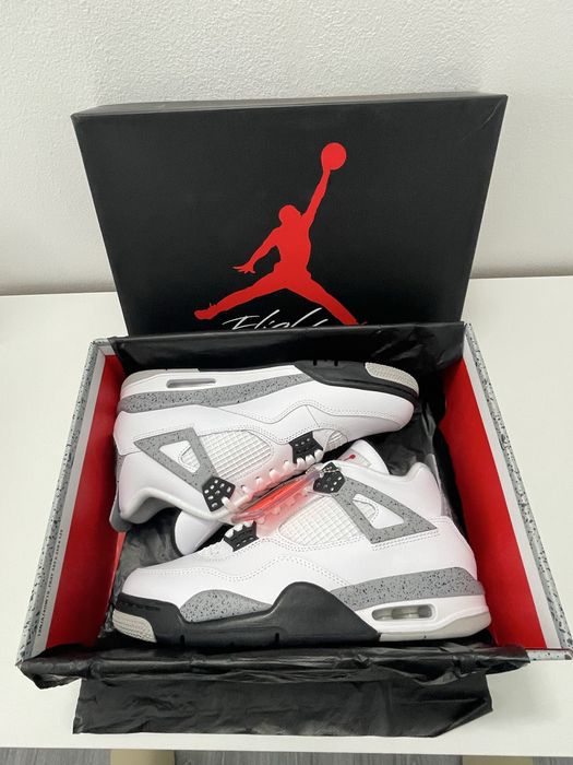 Jordan 4 ‘White cement’