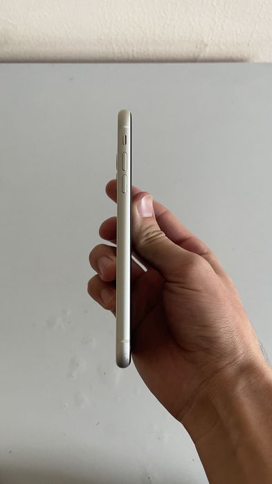 Iphone 11 sotiladi srochna