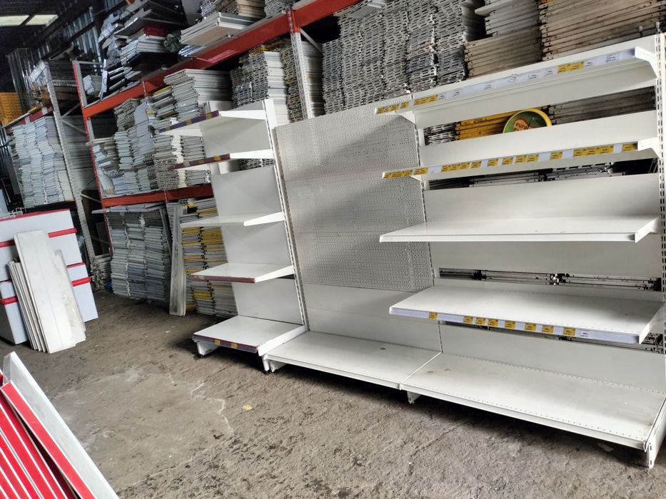 Витрина полька для магазина