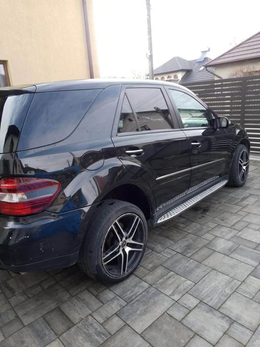 Mercedes Benz ML320