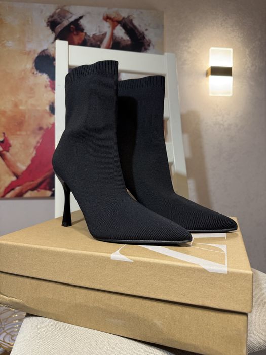 Продам ботильоны женские