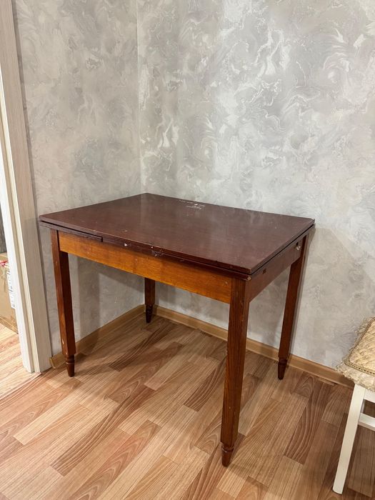 Продам стол б/у в хорошем состоянии,