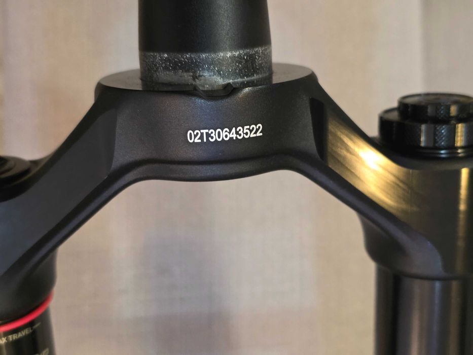 RockShox ZEB Ultimate Charger 3 190mm RC2 29 DebonAir+ furca MTB