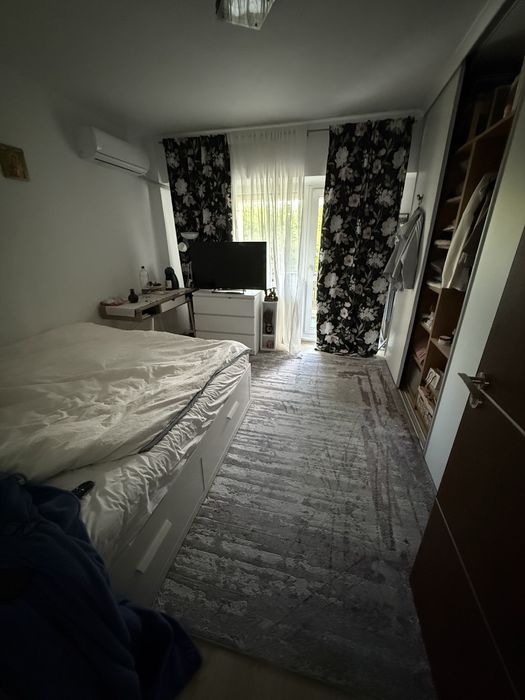 Vand apartament Otopeni(3 dormitoare+living si bucatarie)