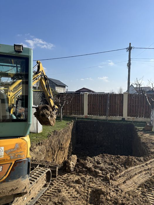 Execut lucrari miniexcavator 2t ideal oentru spatii inguste