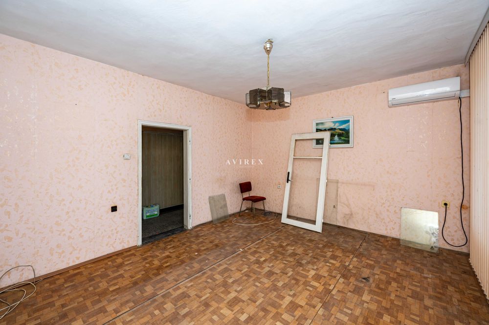 Продава се Тристаен апартамент в Пловдив, Христо Смирненски - 86 кв.м за 971 €/кв.м - Снимка #4