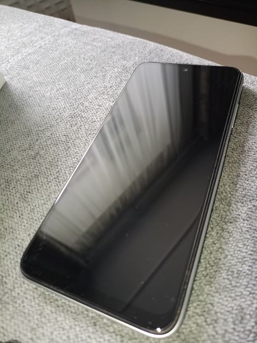 Продам смартфон Редми нот 10