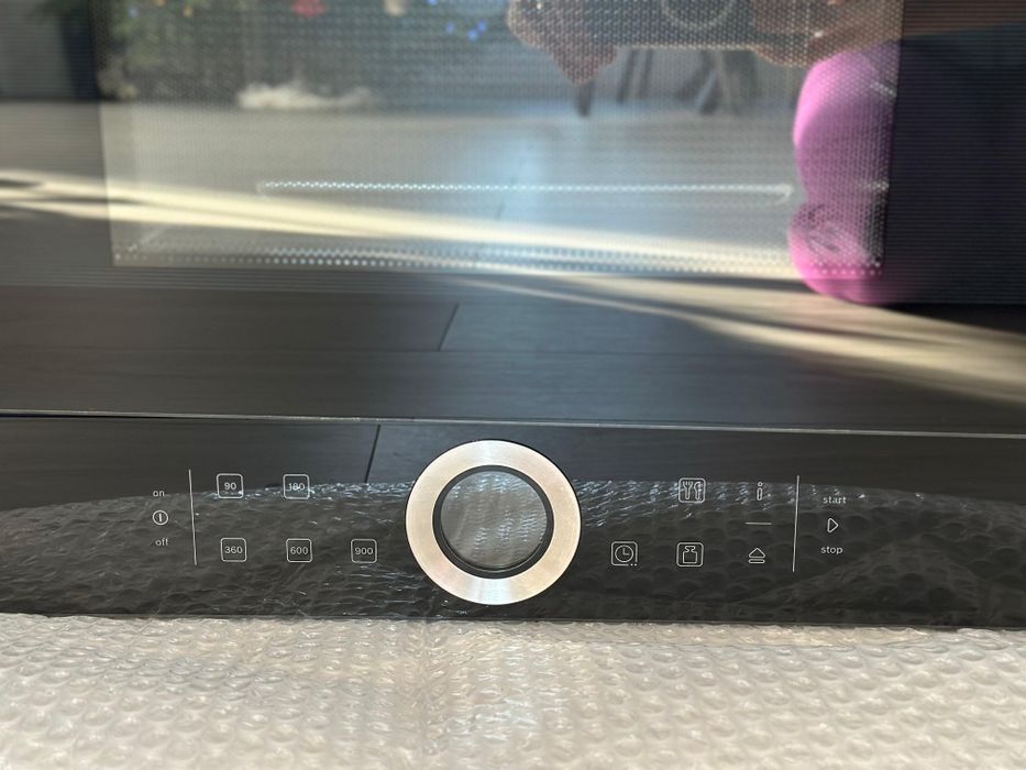 Cuptor cu microunde incorporabil Bosch  BFL634GB1 21L 900W Negru