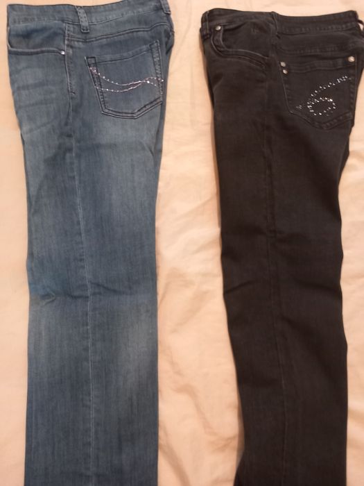 Vând pantaloni dama, 2 perechi blugi și una tercot