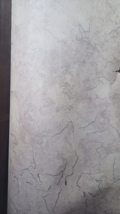 Линолиум на 80 квадратов есть