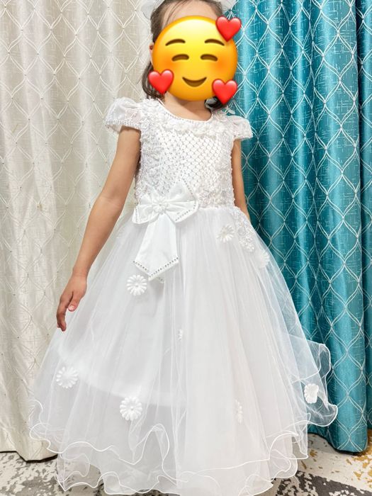 Новое нарядное белое платье для девочки