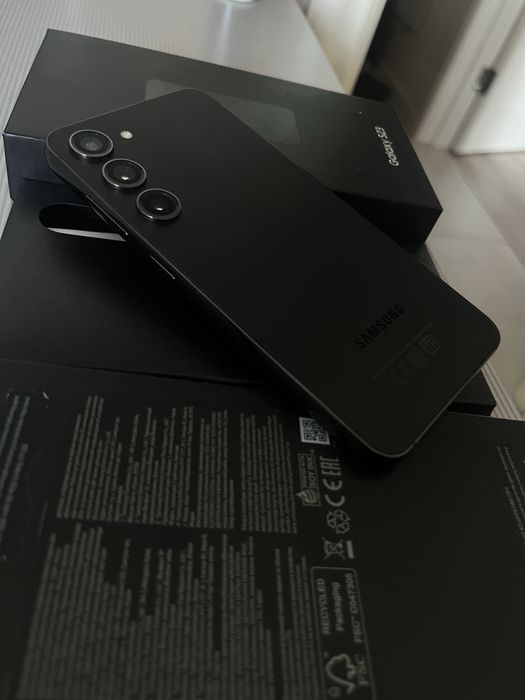 Samsung S23 идеальный, брутальный