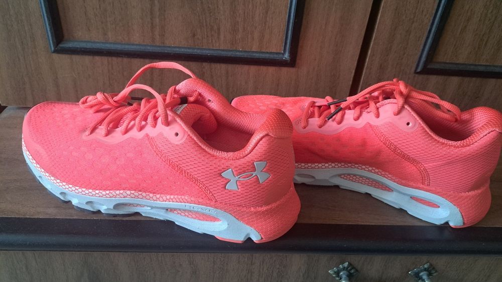 Under Armour Honor Infiniti.