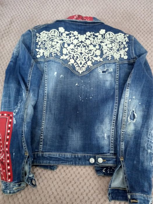 Vînd geacă Dsguared