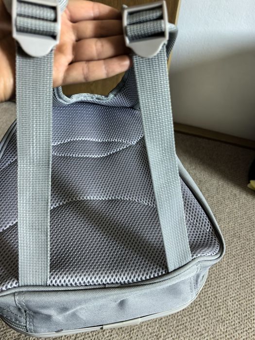 Vând geantă / rucsac carcasă dură Moomin