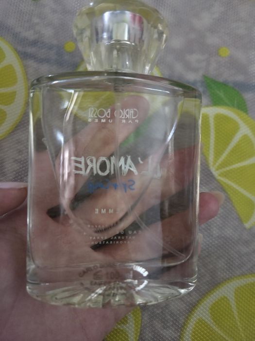 Продаются духи женские