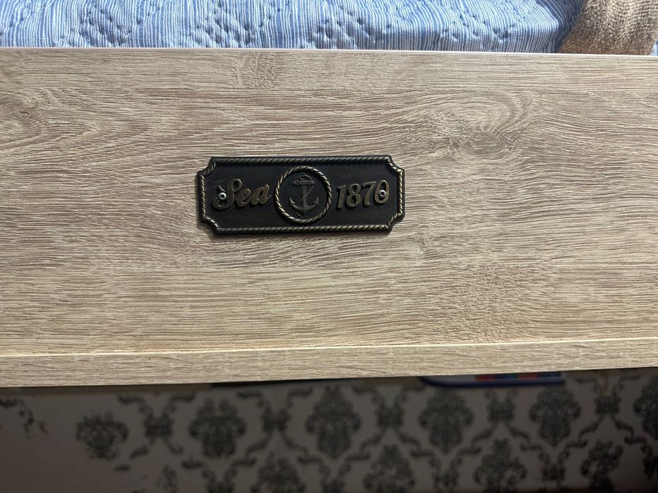 Продам двухярусную кровать