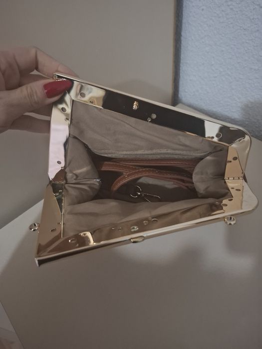 Чанта- еко кожа с дълга дръжка