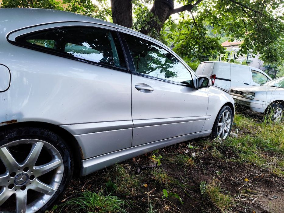 Продавам Mercedes Benz c200 CL203