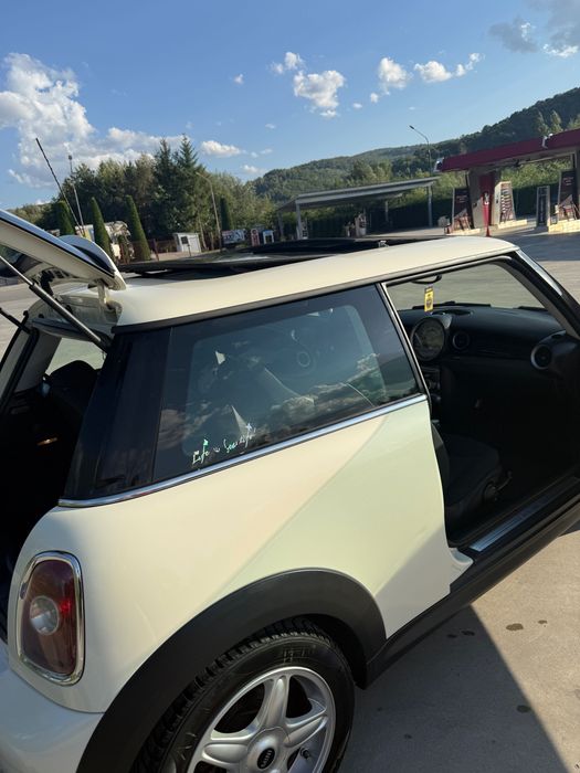 Masina Mini Cooper
