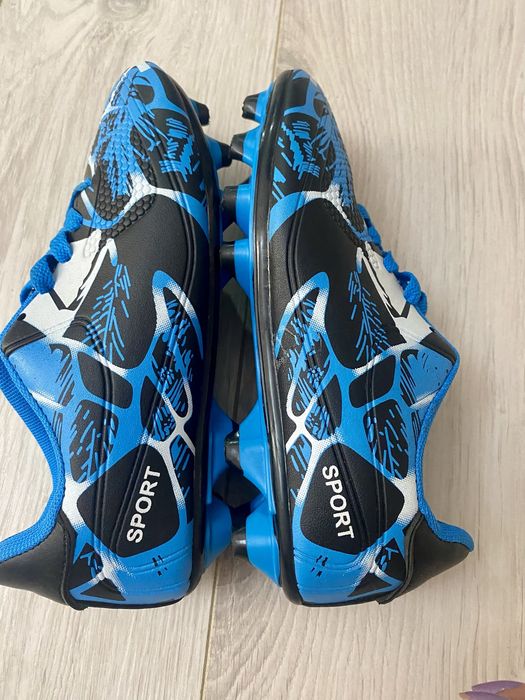 Crampoane/ incaltaminte fotbal marimea 33 noi