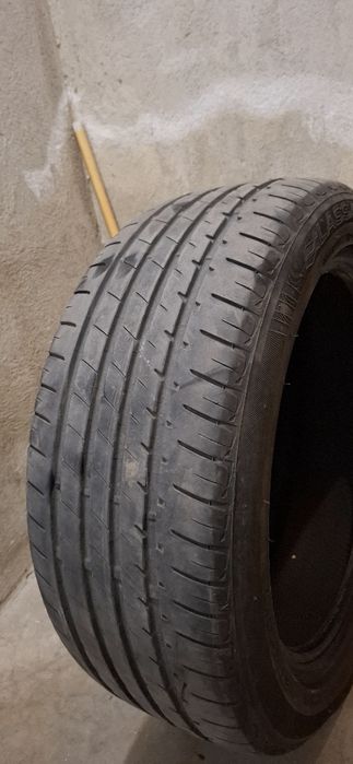 Единична бройка гума 215/50/17"