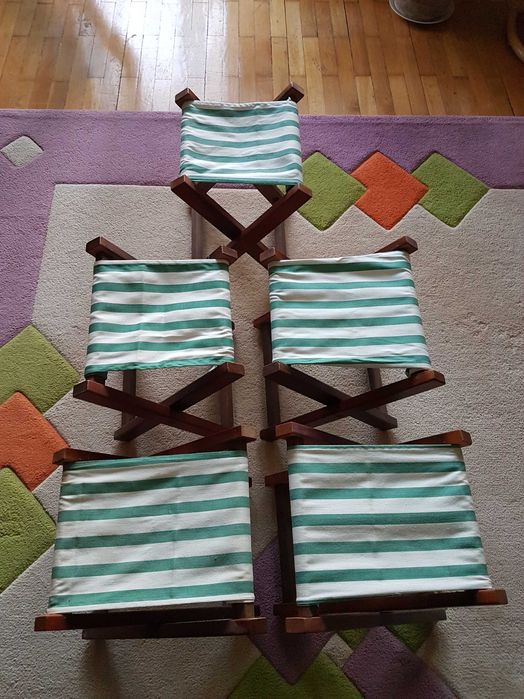 Scaune pliabile fara spatar, cu rama din lemn, cca. 38 cm de la sol