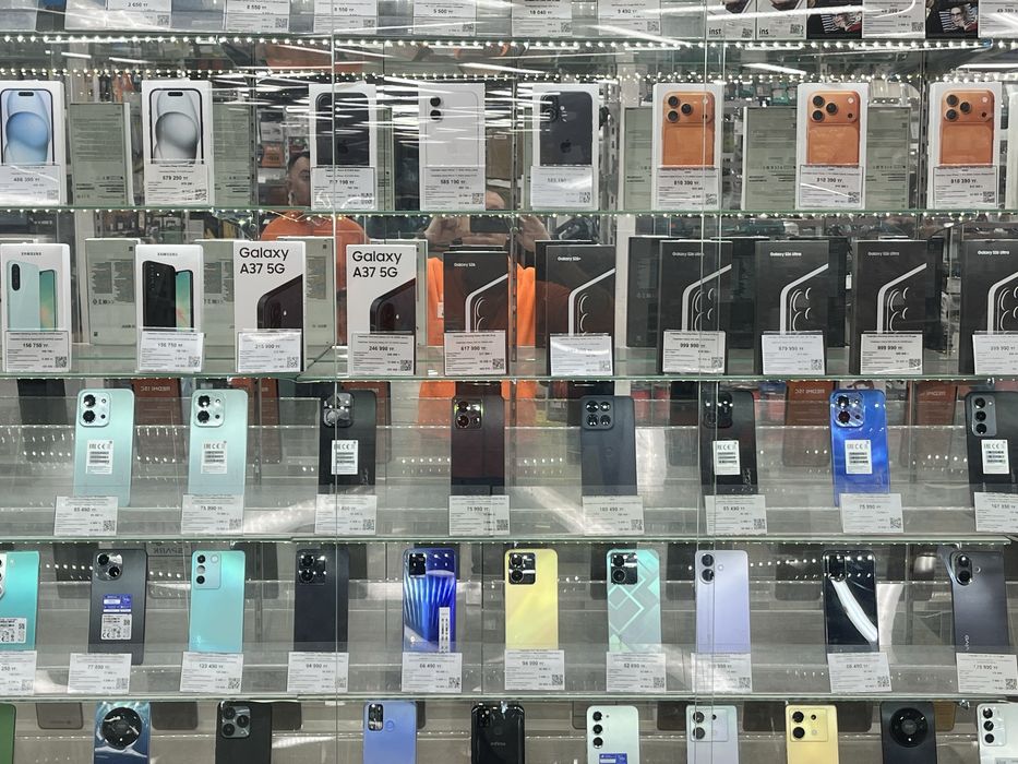 Продажа  новых айфонов оригинал с гораньией