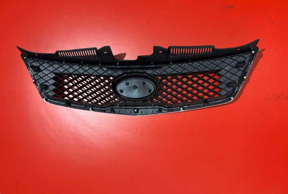 Решетка радиатора KIA CERATO 2009-