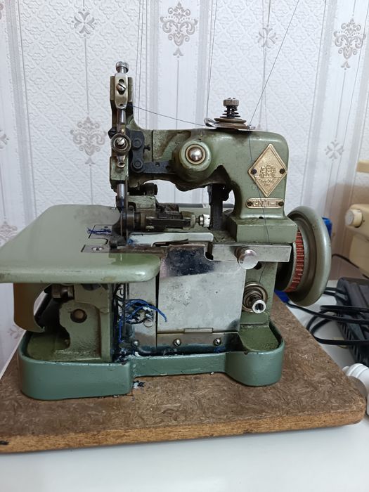 Швейная машина Продам срочно