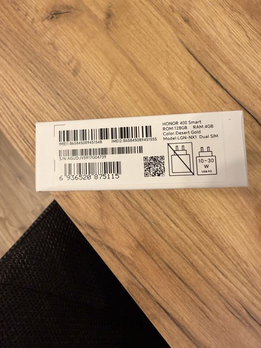 Продавам Honor 400 smart