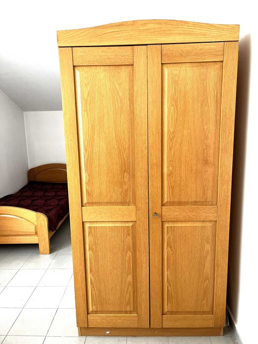 Единичен спален комплект, масив - легло, гардероб, нощно шкафче