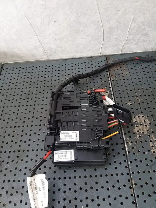 Panou tablou sigurante 2.0 d volvo xc60 30659092 31337182