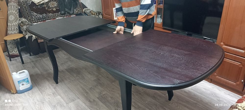 Стол обеденный, гостевой