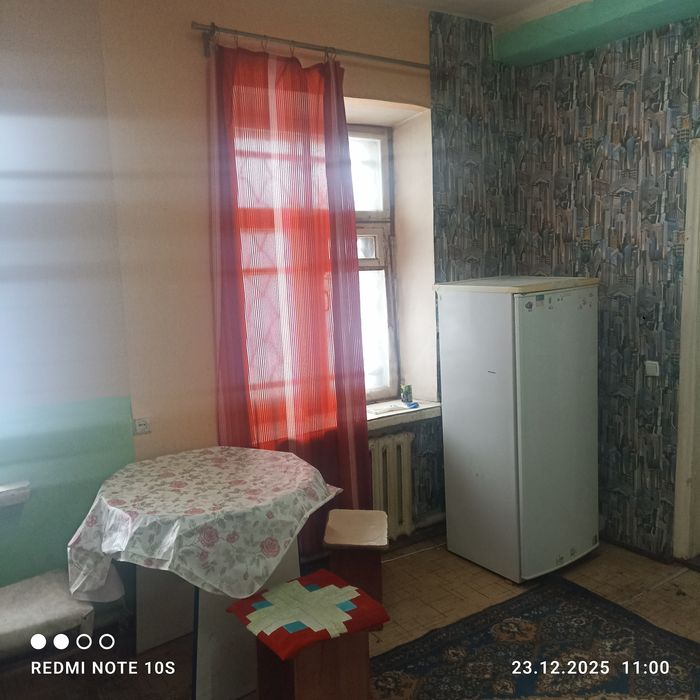 Комната общага, Новый рынок