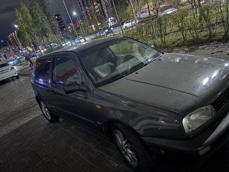 Volkswagen Golf.