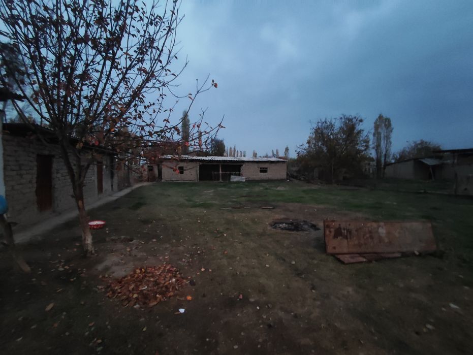 12 соток үй сотилади