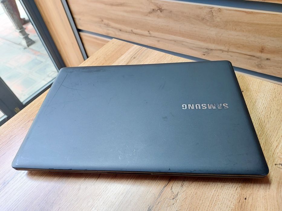 Samsung Core i5 6-pokoleniya noutbuk